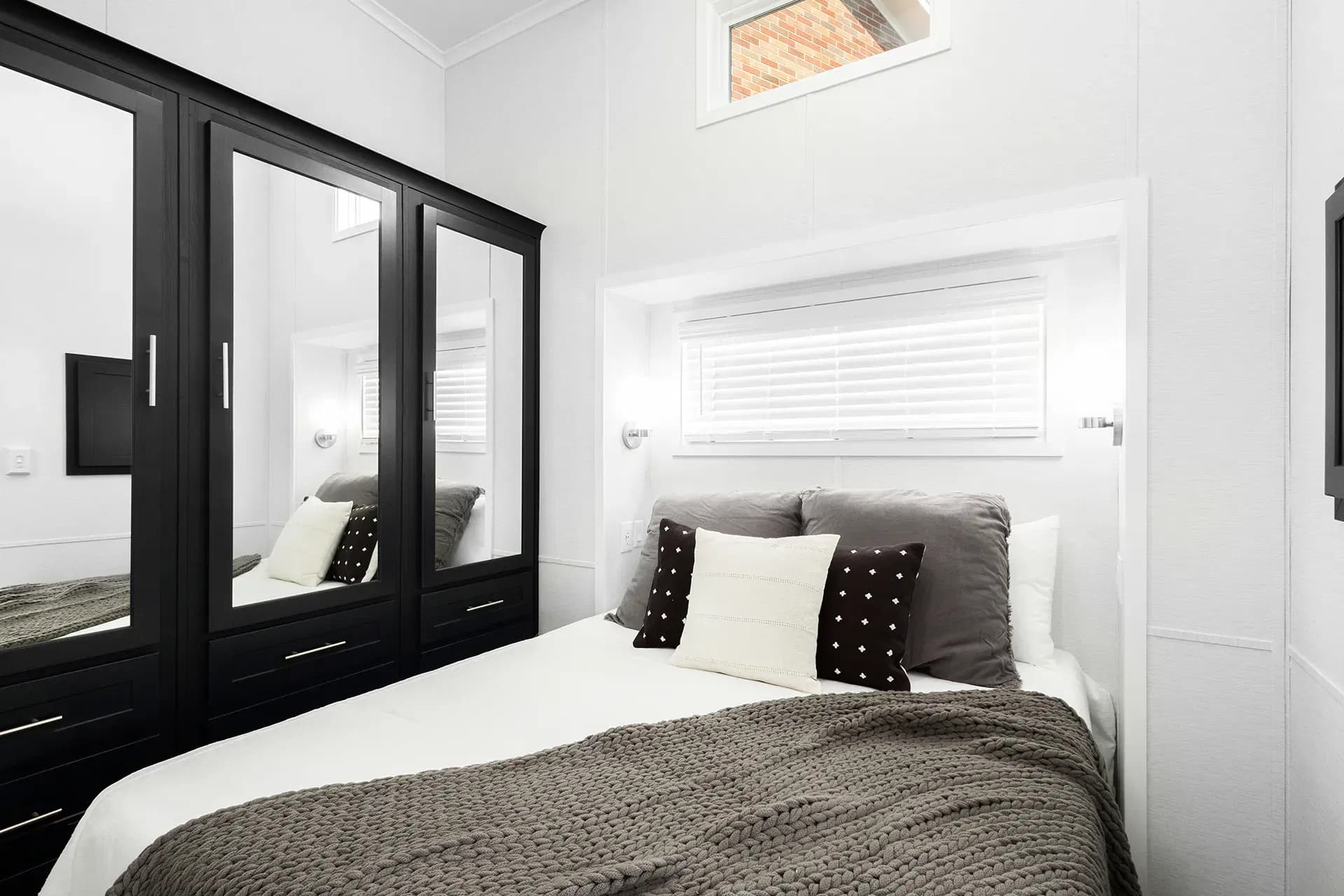 Island 6430p bedroom home features