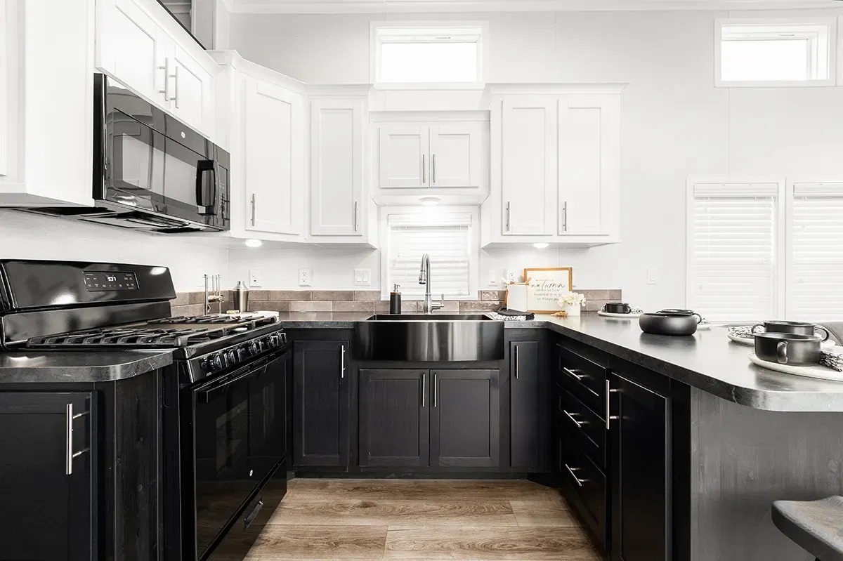 Island 6243 kitchen home features