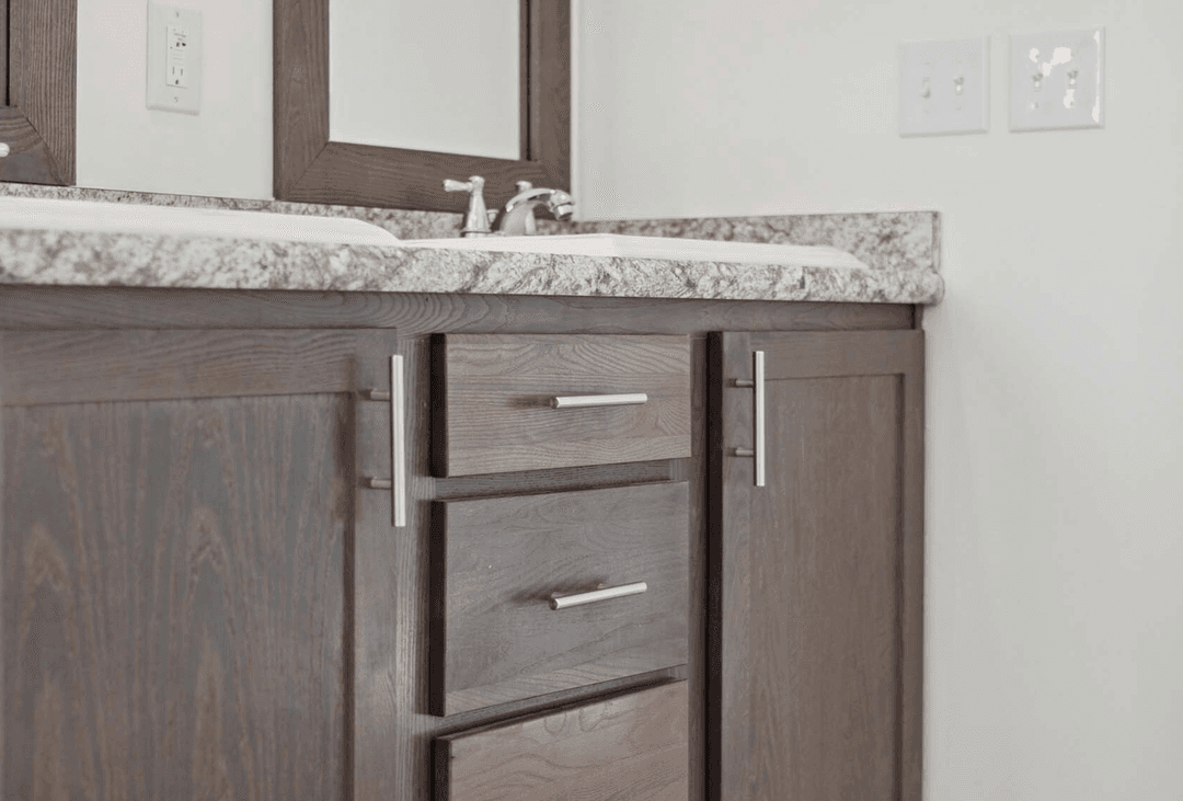 N679 bathroom home features