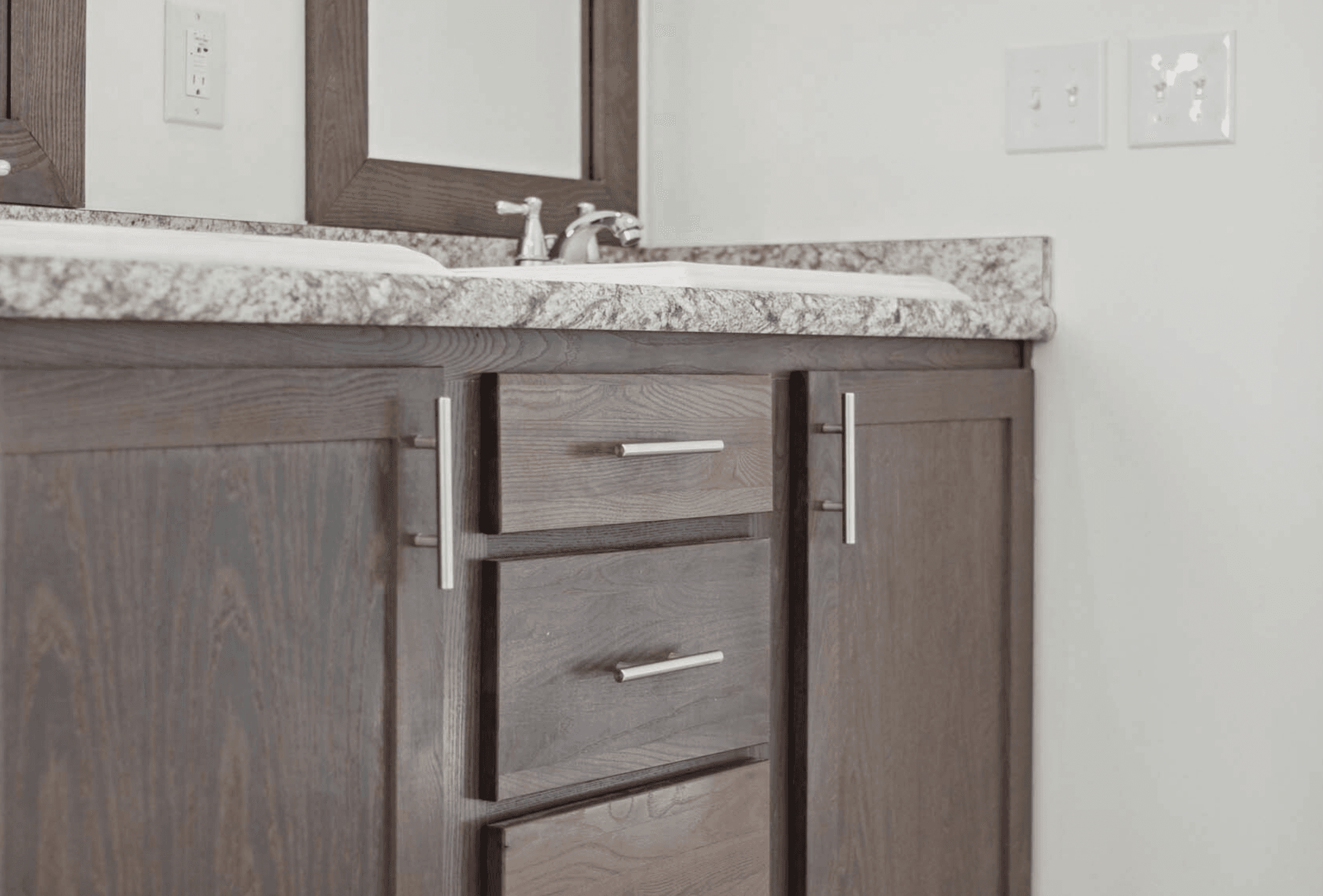 N679 bathroom home features