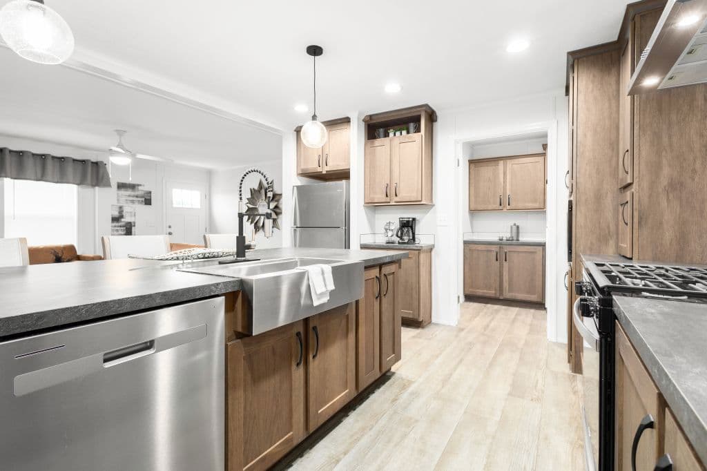 Astro elite ranch 3a2810-p kitchen home features