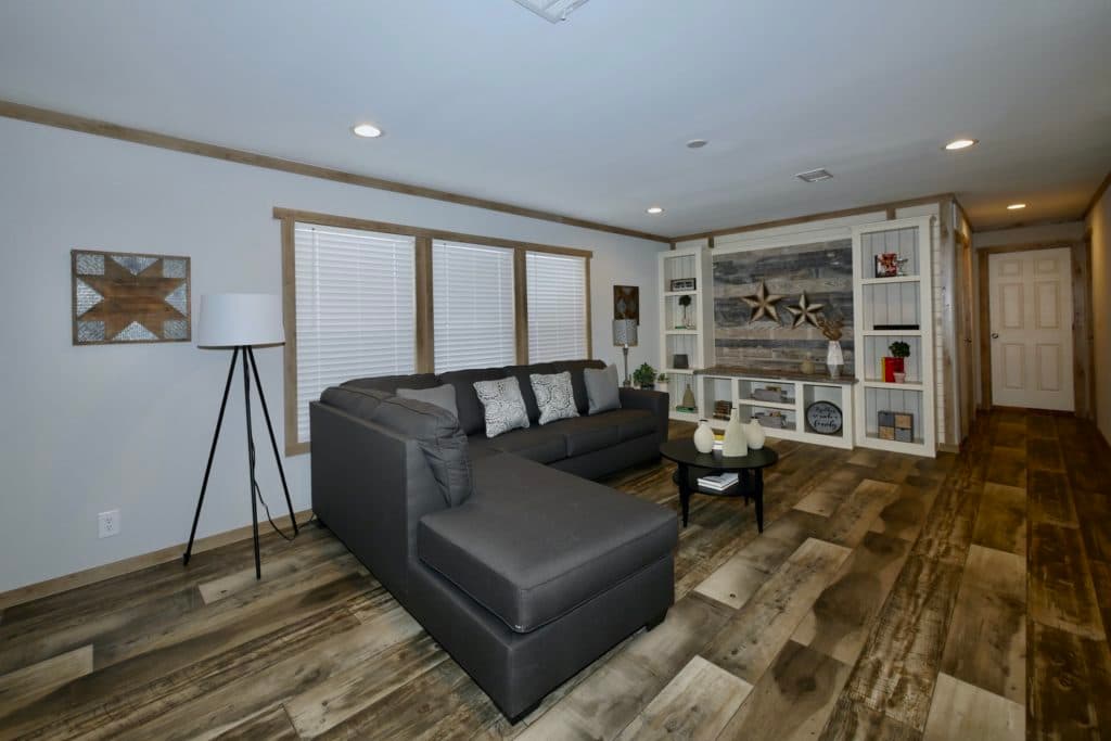 Mariana 9776 interior home features