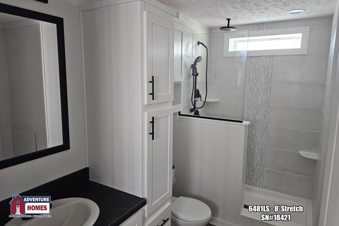 6481ls (8’ stretch) bathroom home features