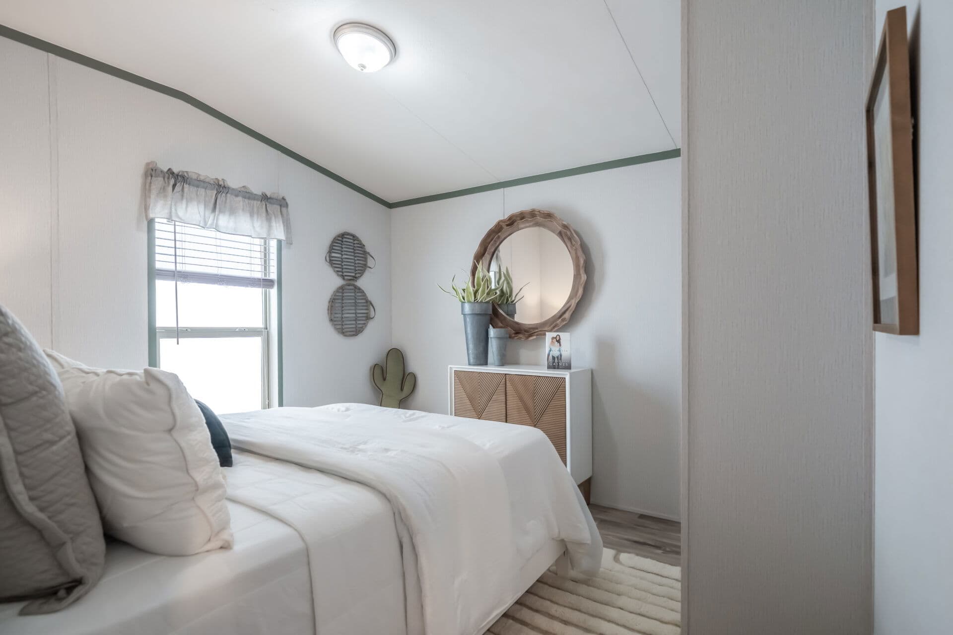 Singlewide s-16×64-32c shed bedroom home features