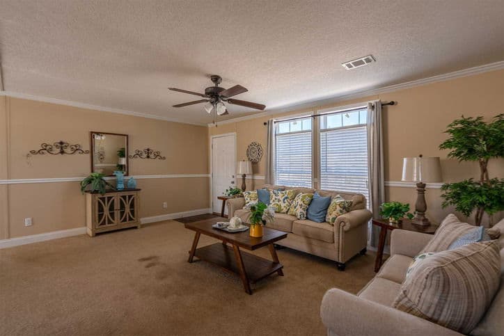 Bannister 28523c interior home features