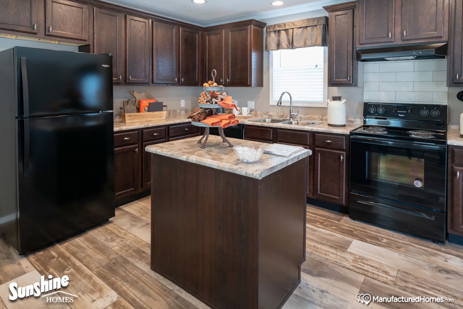 Pri1680-1001 kitchen home features