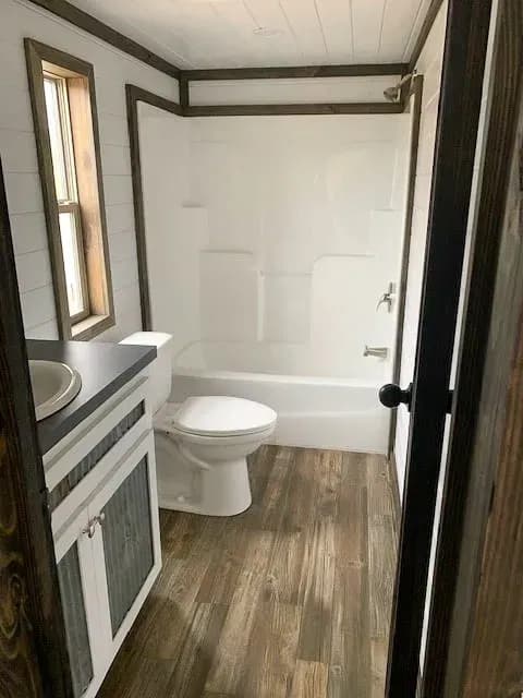 Evergreen cottage | 4b 105 bathroom home features