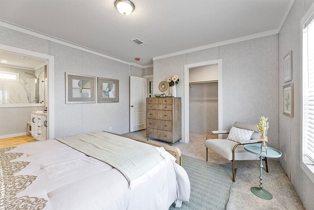 Sheridan 52 28523s bedroom home features