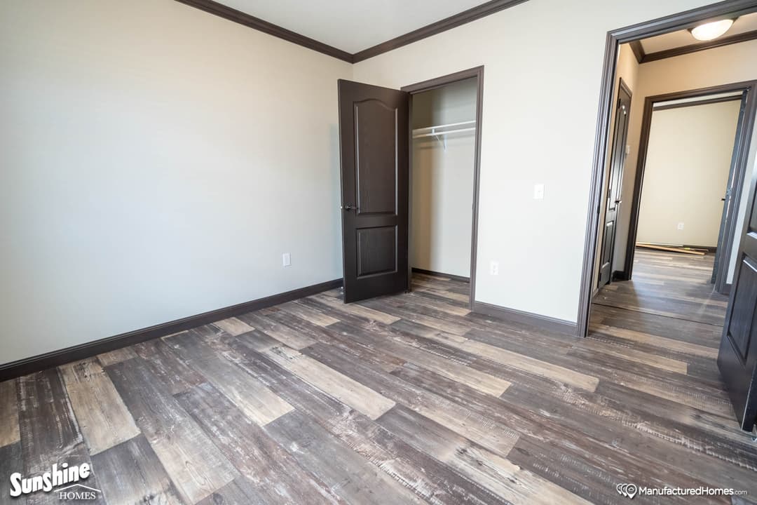 Pri3256-2061 bedroom home features