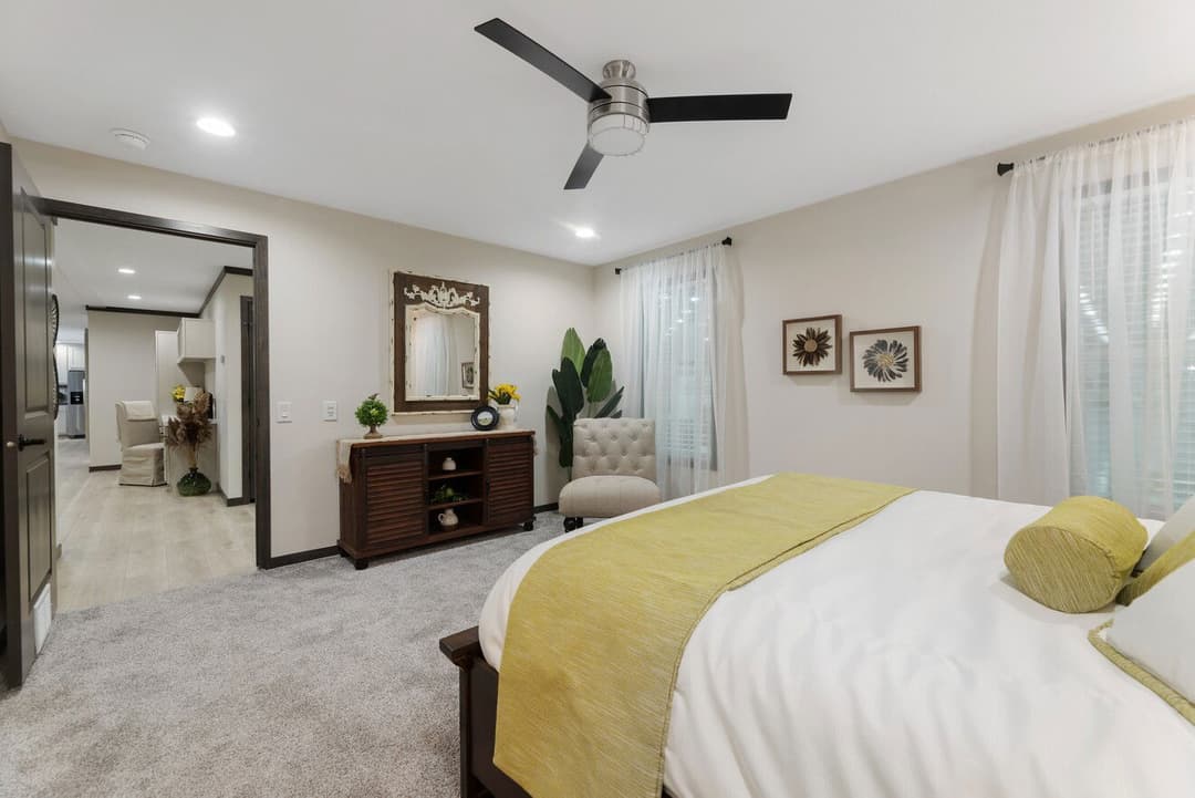 Houghton 24036 bedroom home features