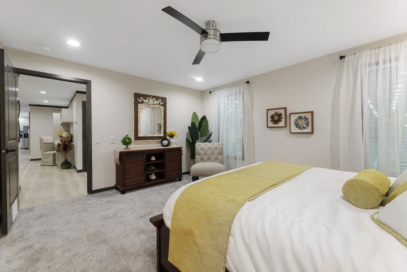 Houghton 24036 bedroom home features