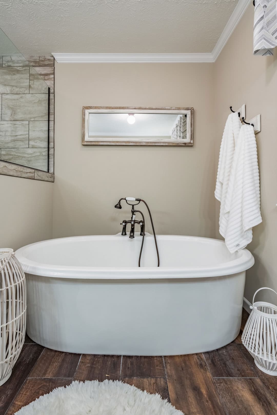 Kb-3245 tiger kat bathroom home features