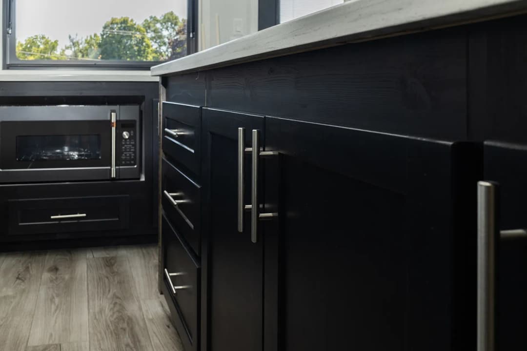 Island 6430p kitchen home features