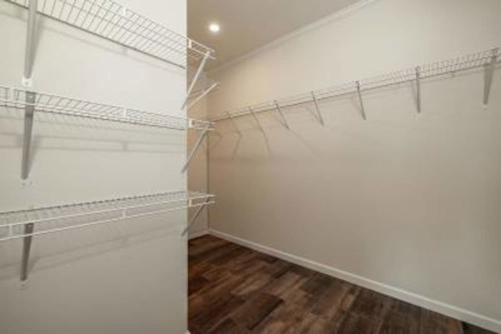 Ridgely interior home features