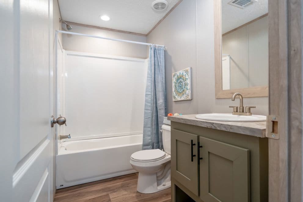 Desoto bathroom home features