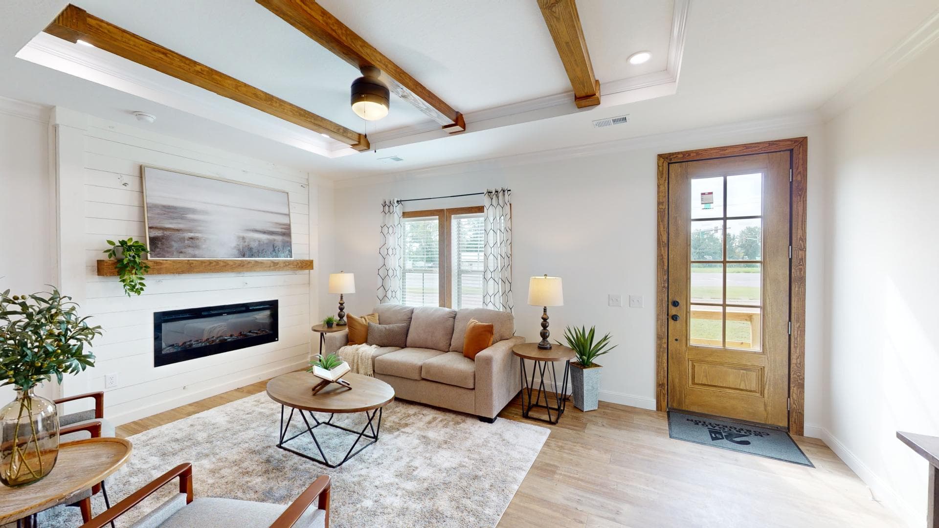 Pri3284-2010-2 interior home features