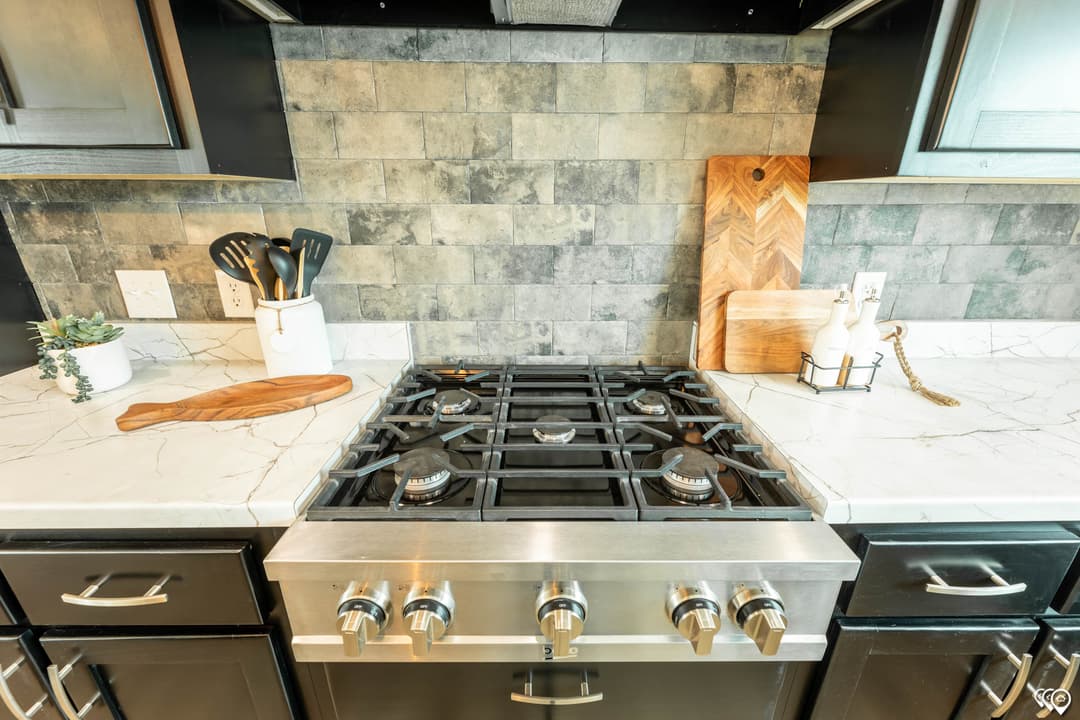 Pri3268-2069 kitchen home features