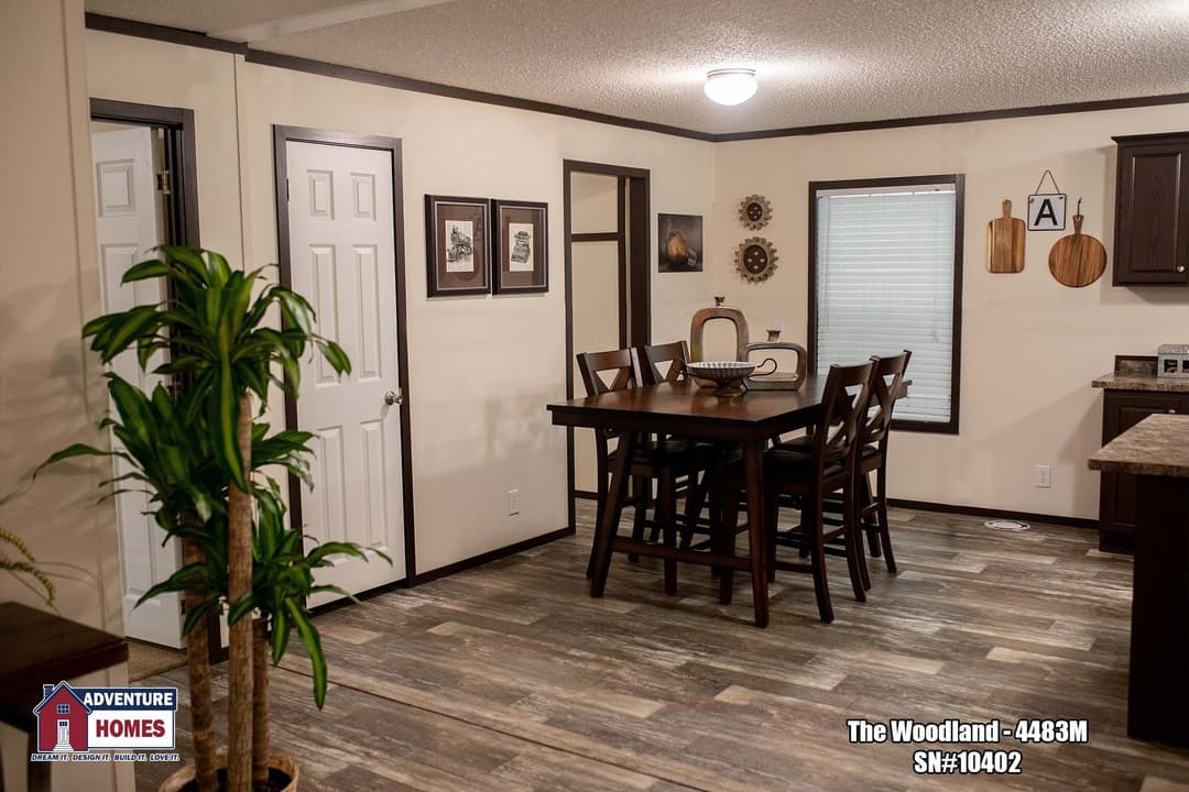 Woodland | 4483m interior home features