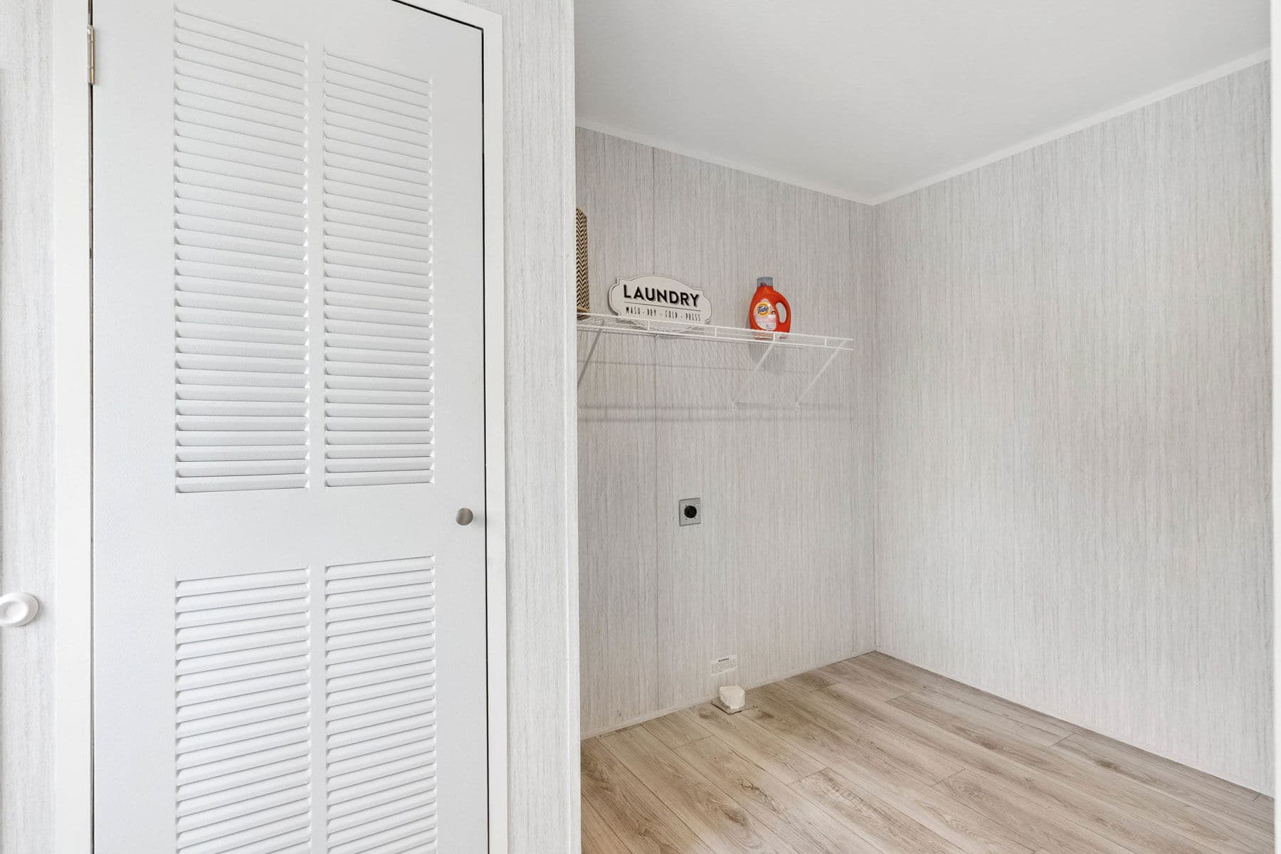 Superior 3905 interior home features