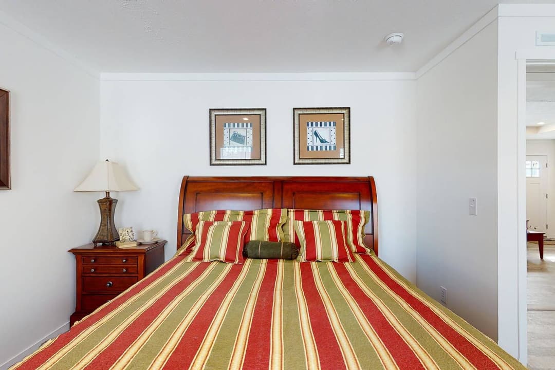 East point - intrigue bedroom home features