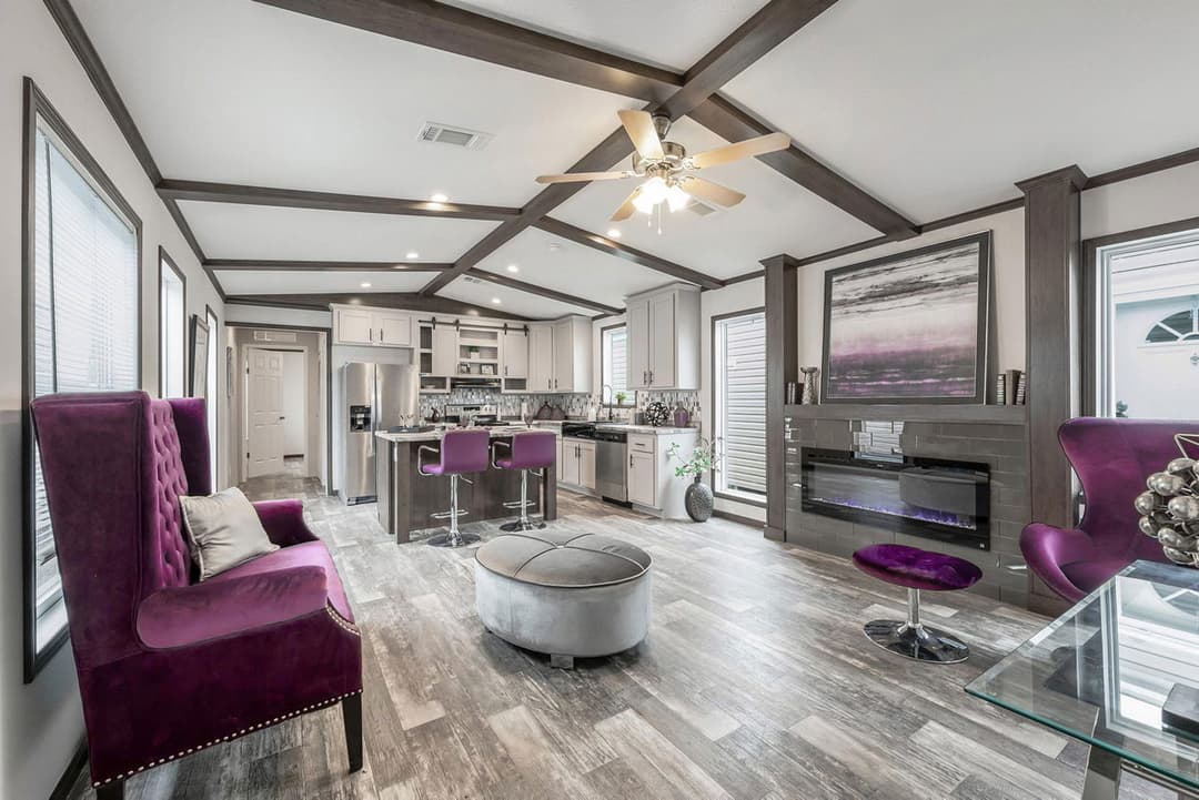 Canal interior home features