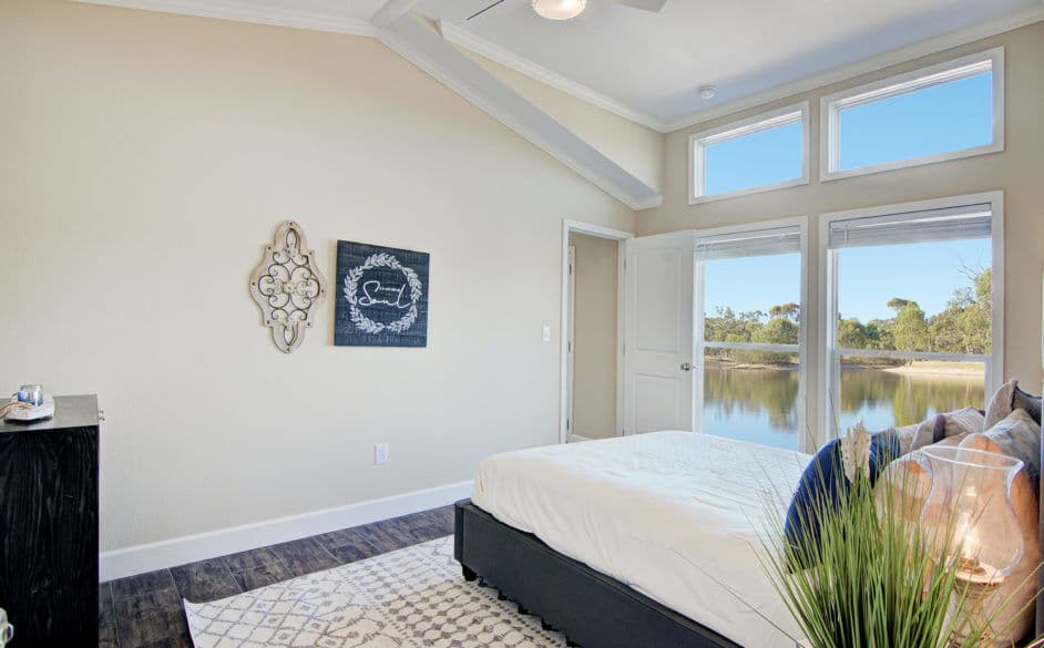 Eagle j60ep8 bedroom home features