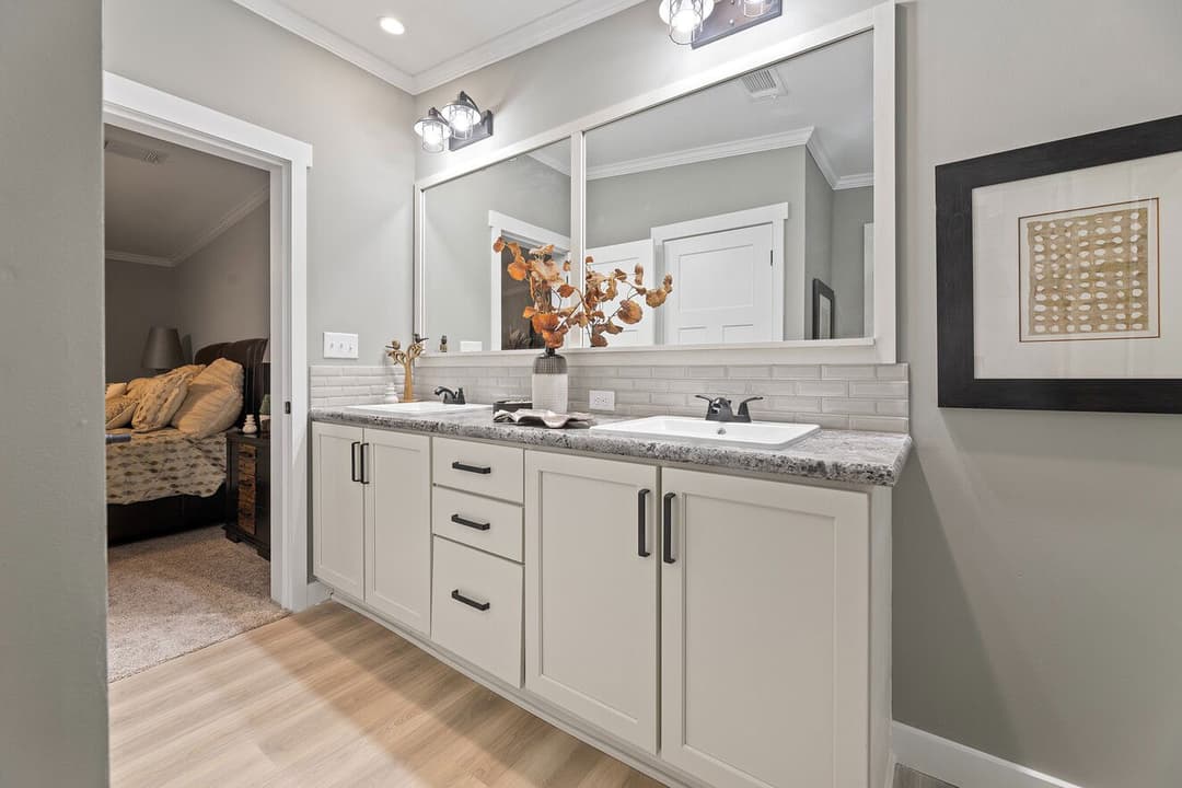 Pelican bay ii 30764b bathroom home features