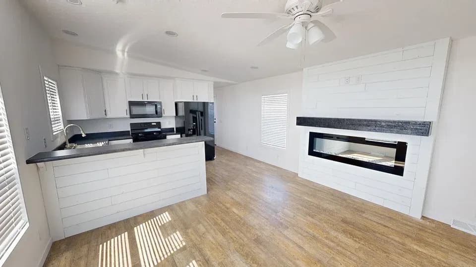 6481ls (standard) kitchen and hero home features