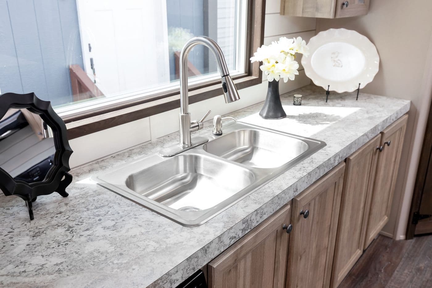 Pt 78 kitchen home features