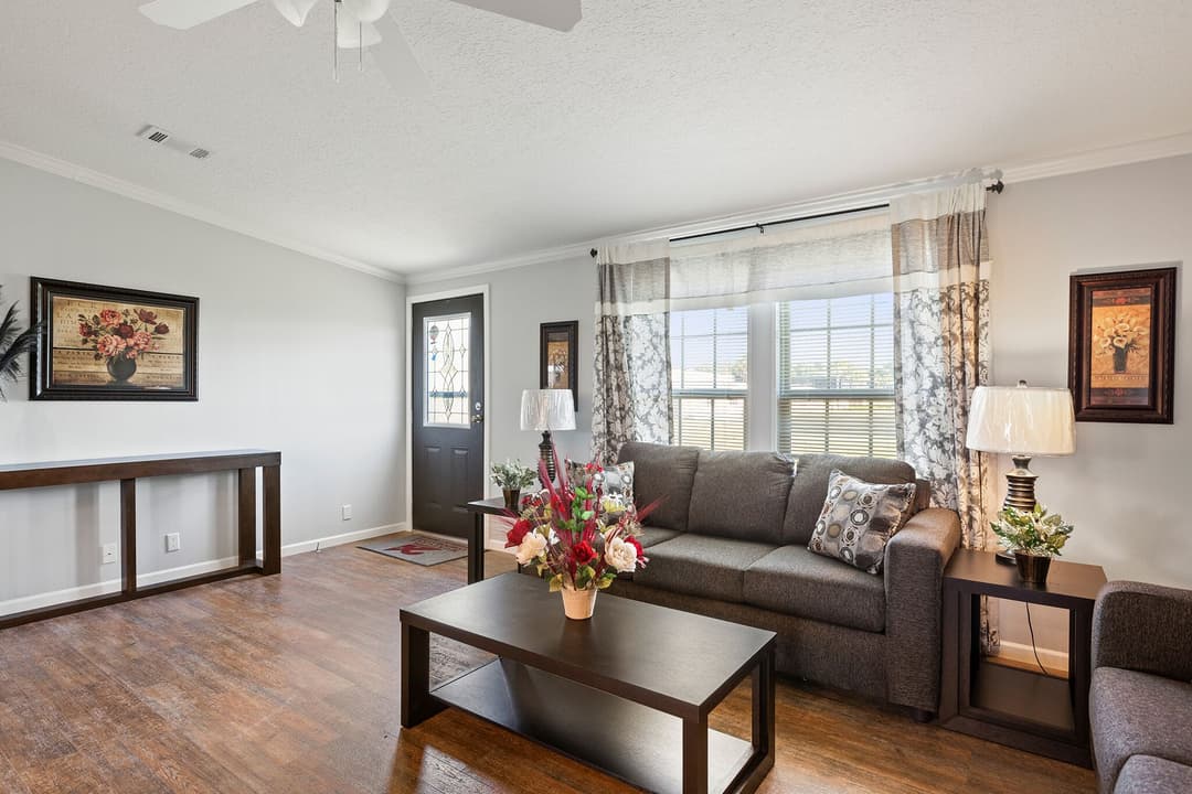 Taylor 2856 interior home features