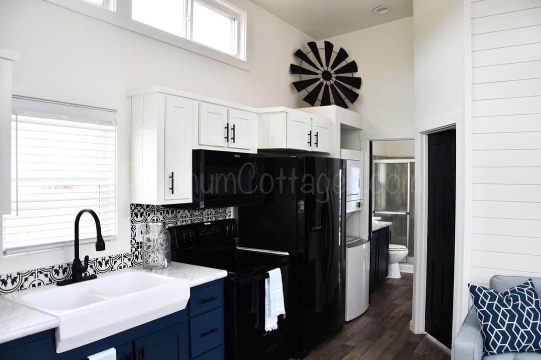 Cardinal kitchen home features