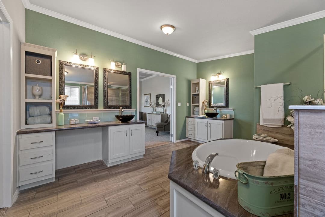 Hacienda iii 41764a bathroom home features