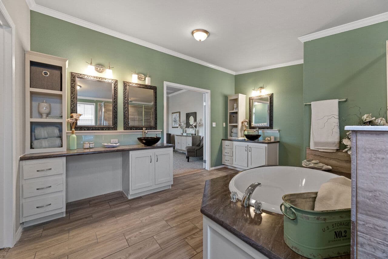 Hacienda iii 41764a bathroom home features