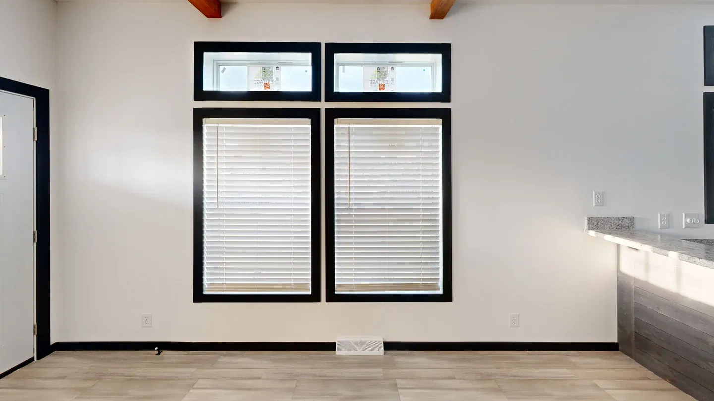 6481ls (16’ stretch) interior home features