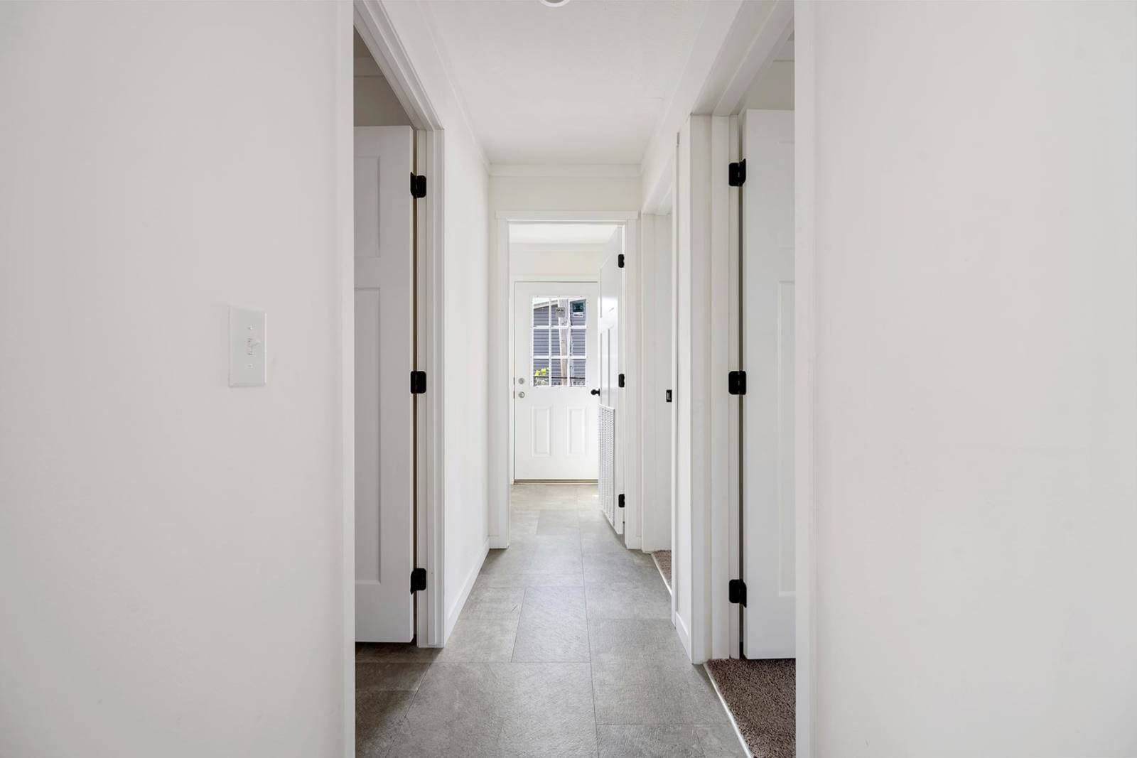 East point - elevate 52 interior home features