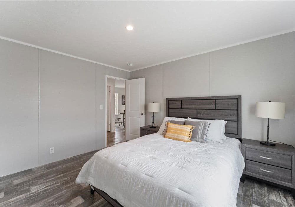 Apex 3900 bedroom home features