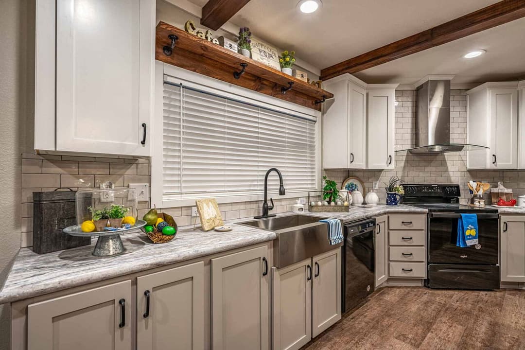 Magnum 32765m kitchen home features