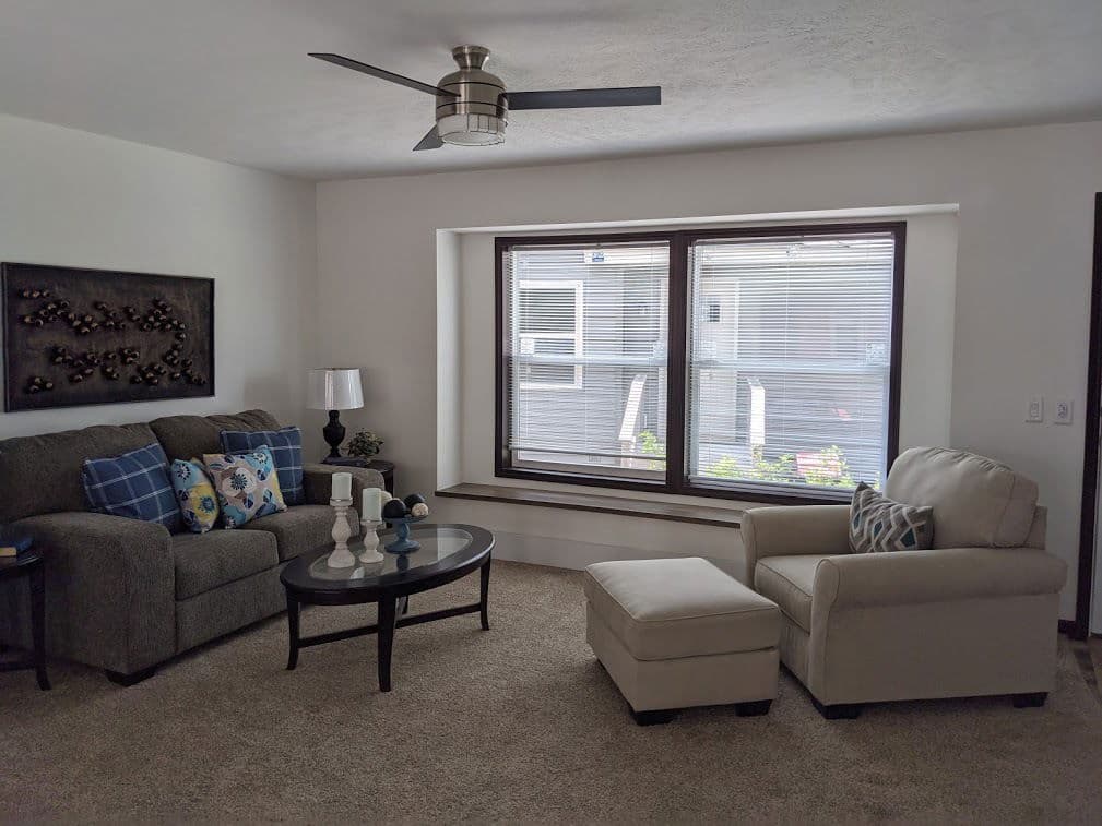 The tesla 184013 interior home features