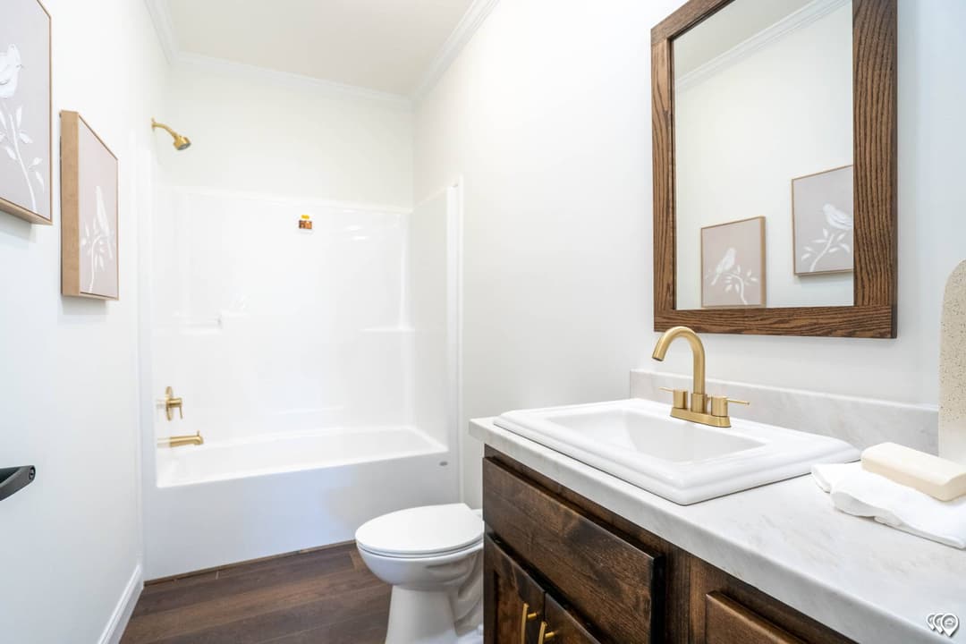 Pri3284-2073 bathroom home features