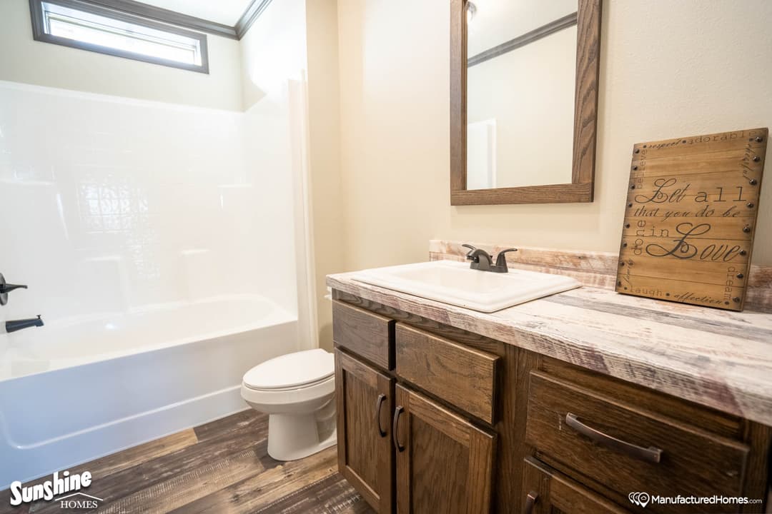 Pri3256-2061 bathroom home features