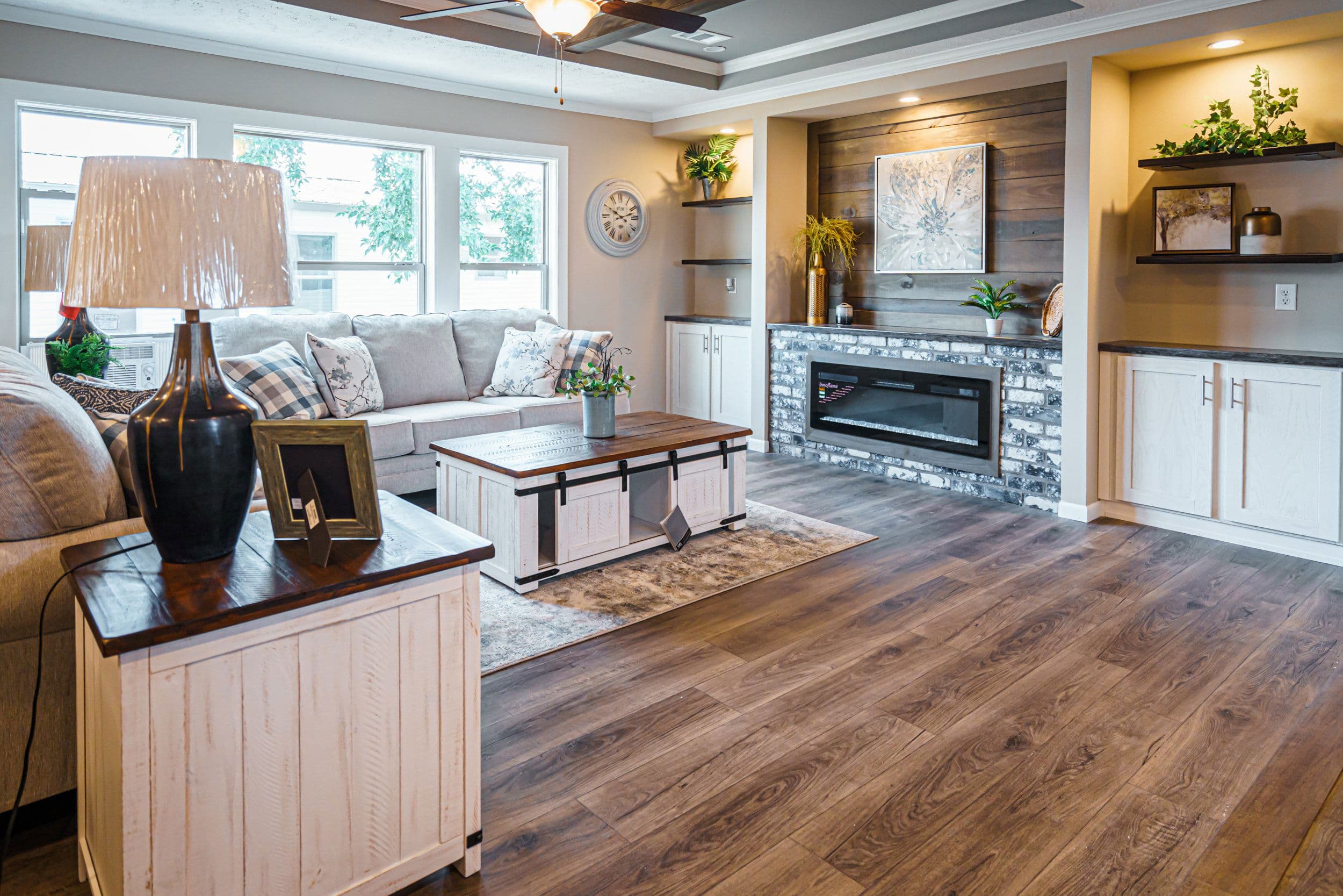 Helicon 3 interior home features