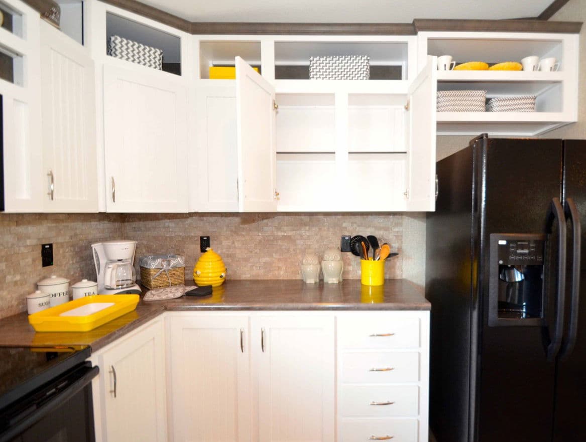 Benbrook 30643b kitchen home features