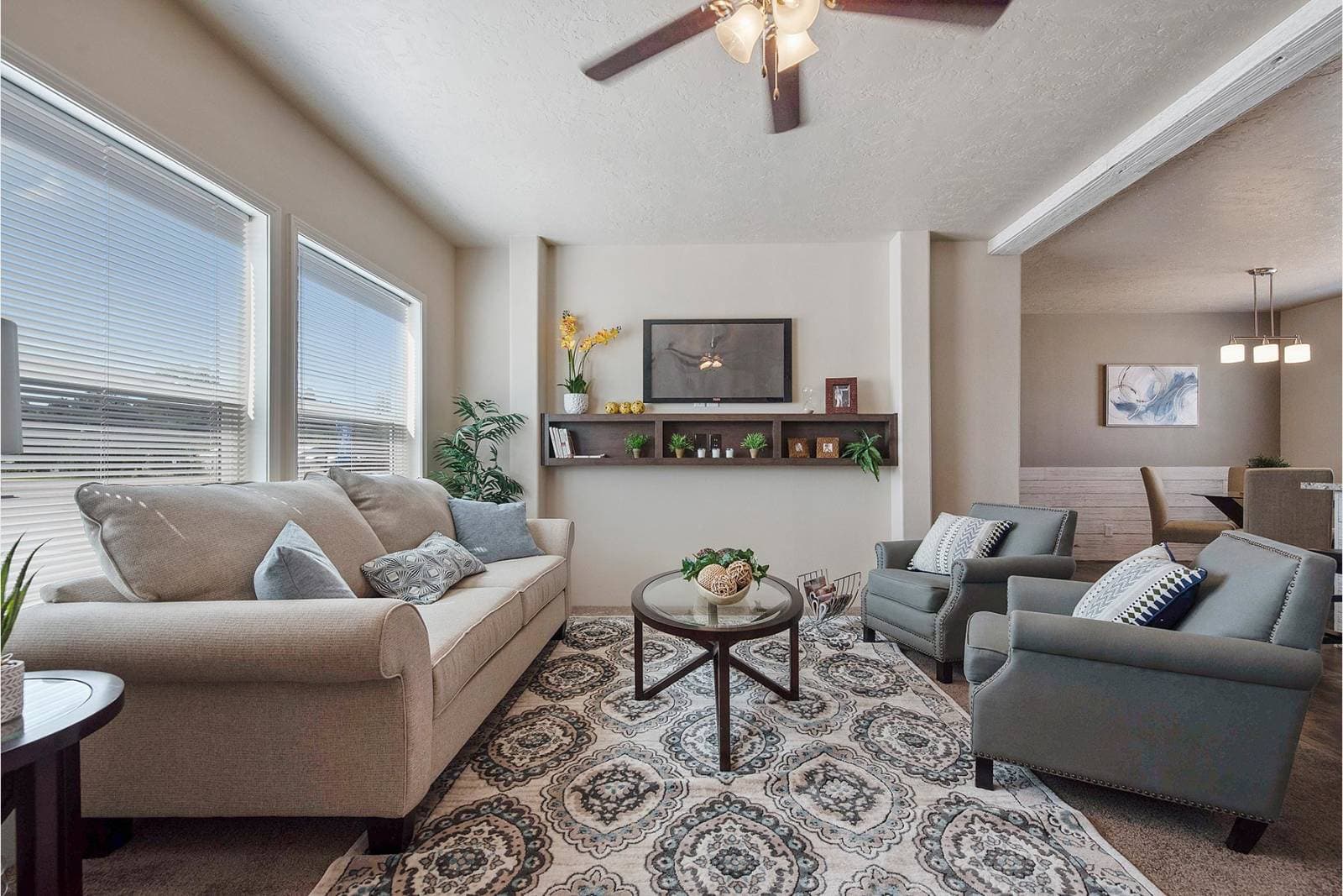 Dreamworks dw4483b living room home features