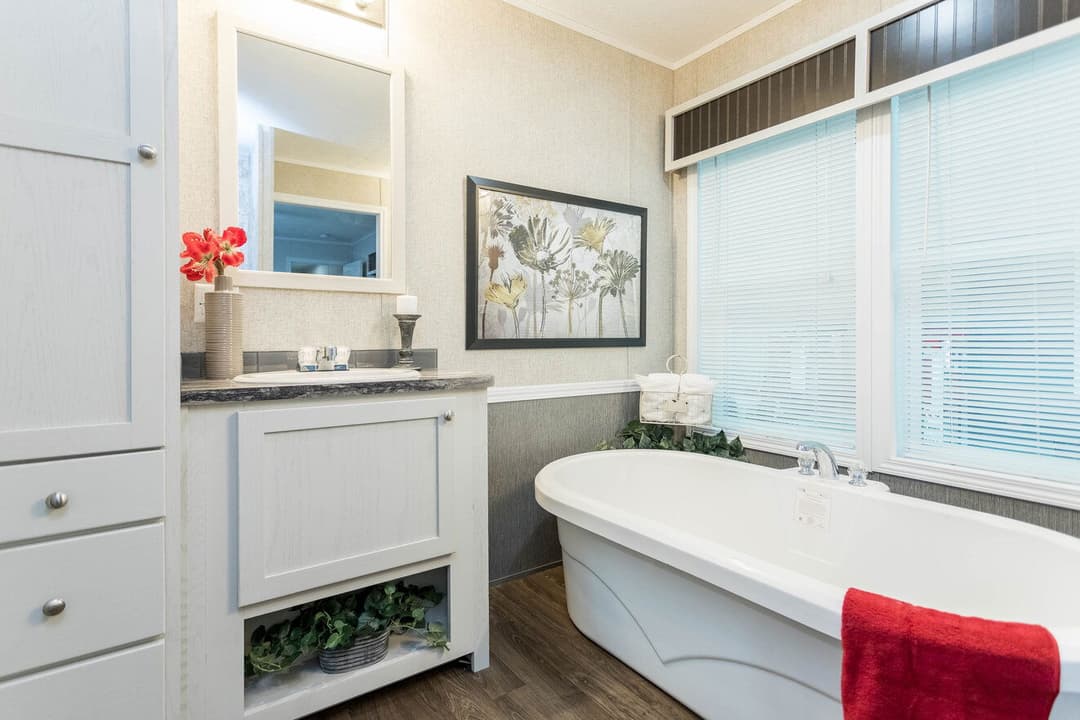 Hertz 24524 bathroom home features