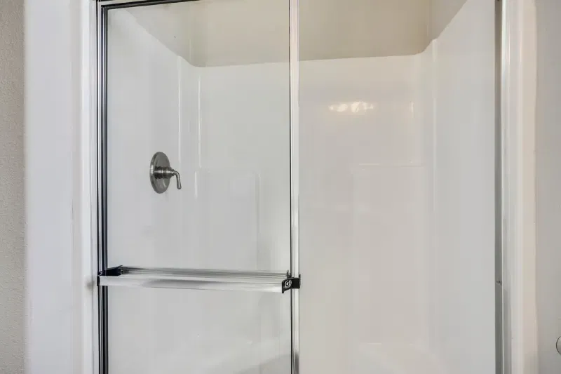 Desert vista apdv102 bathroom home features