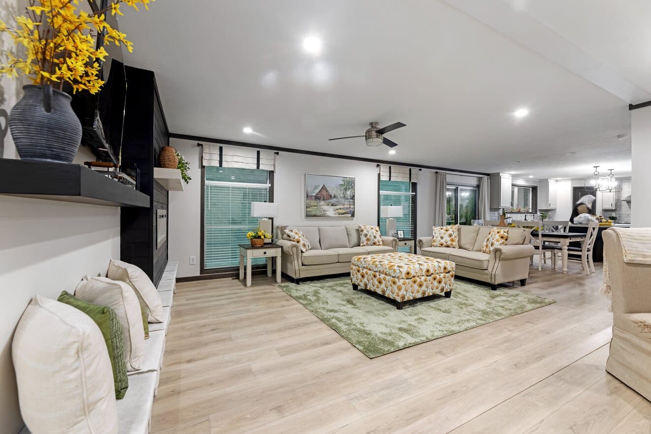 Houghton 24036 interior home features