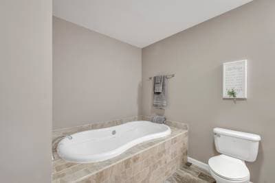 Edge le211-2 bathroom home features