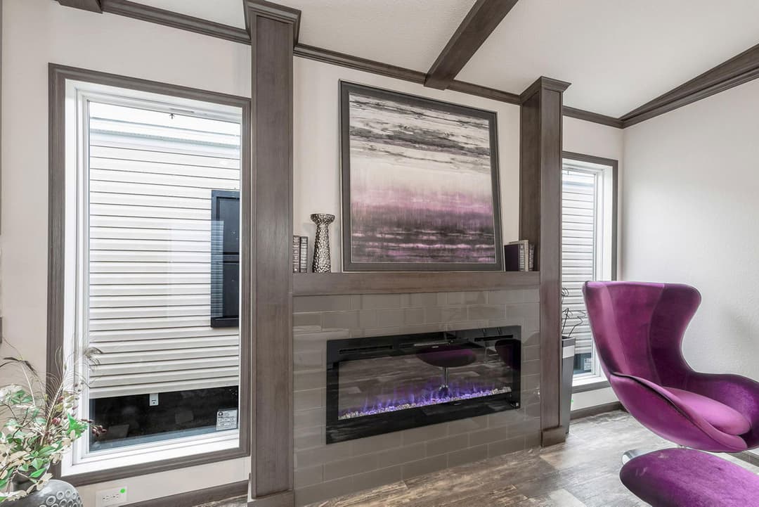 Canal interior home features