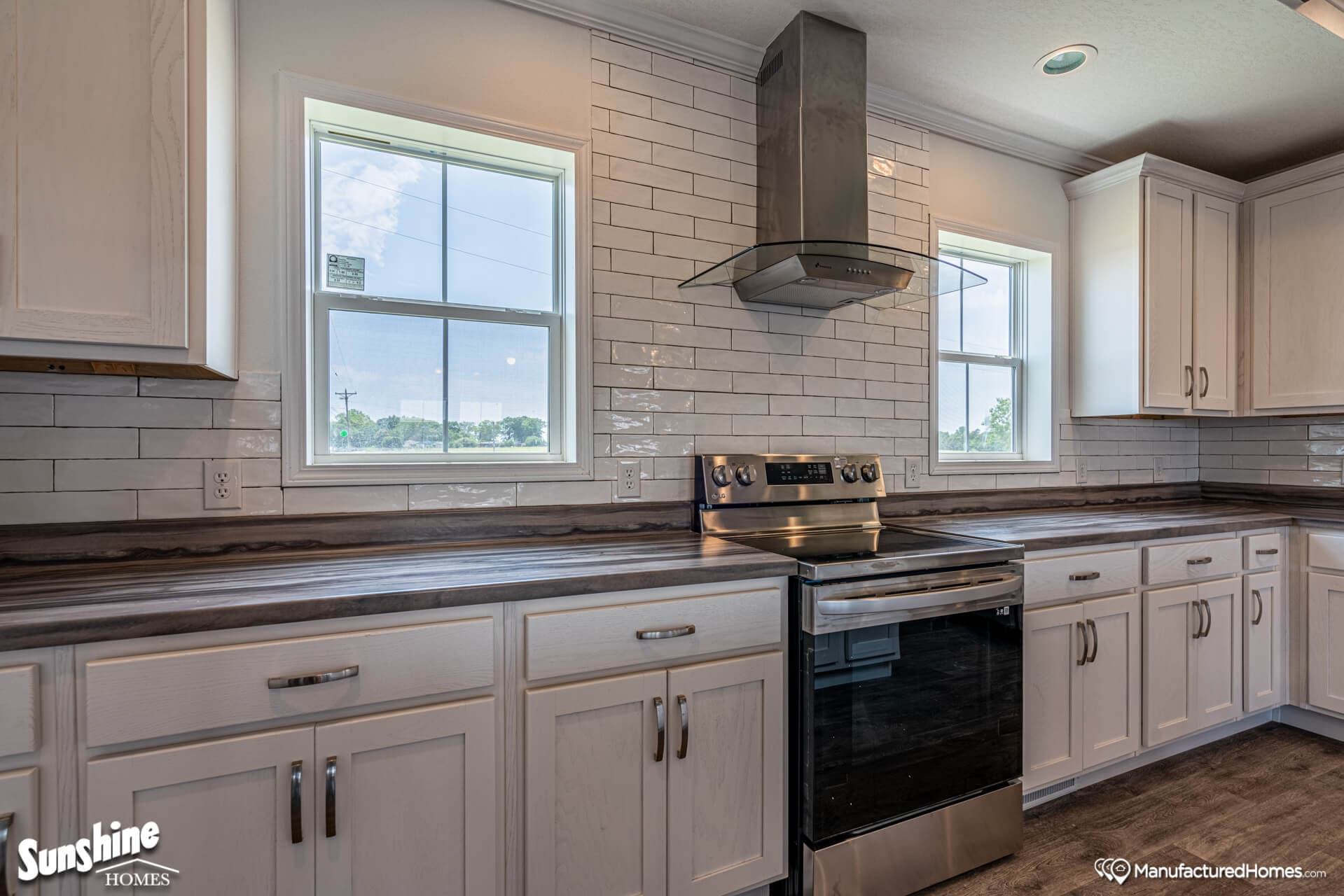 Pri3280-2049 kitchen home features