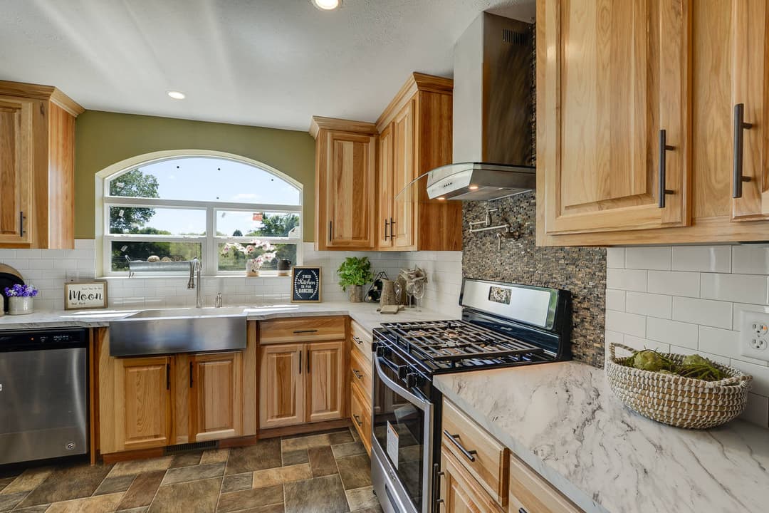 The blue ridge 185005 kitchen home features